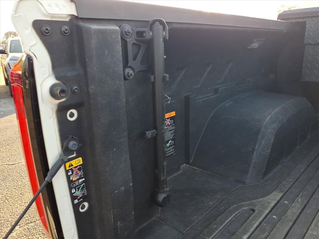 Used 2024 GMC Sierra 1500 AT4 w/ AT4 Carbonpro Edition AWD/4WD image 6