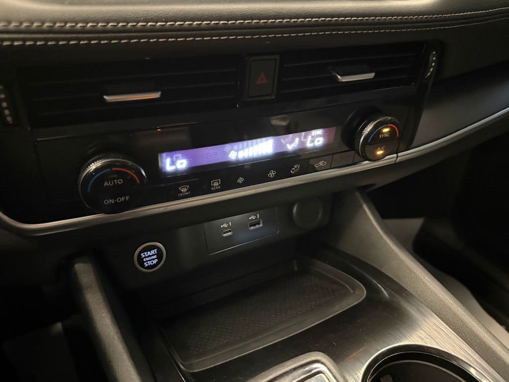 Used 2021 Nissan Rogue SV AWD/4WD image 15