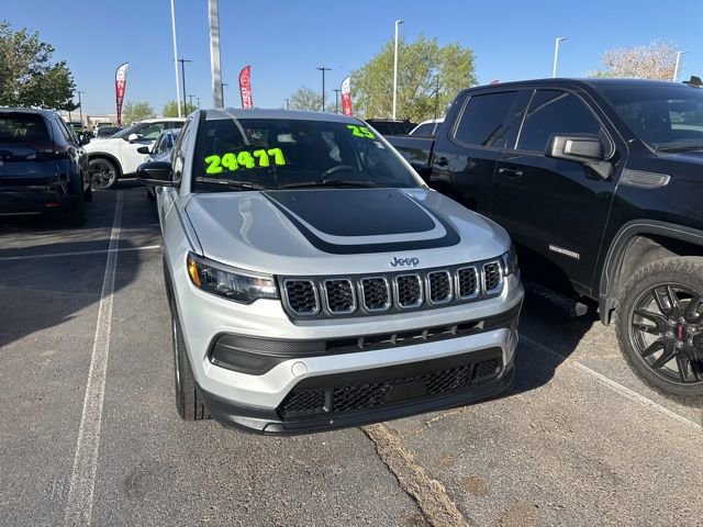 Used 2025 Jeep Compass Sport w/ Mopar Graphics Package image 9
