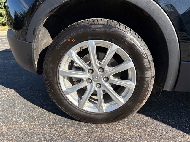 Used 2020 Cadillac XT4 Luxury w/ Cold Weather Package image 19