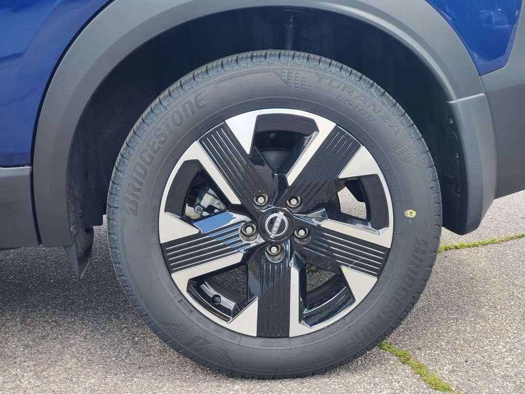New 2026 Nissan Kicks SV w/ SV Premium Package AWD/4WD image 5