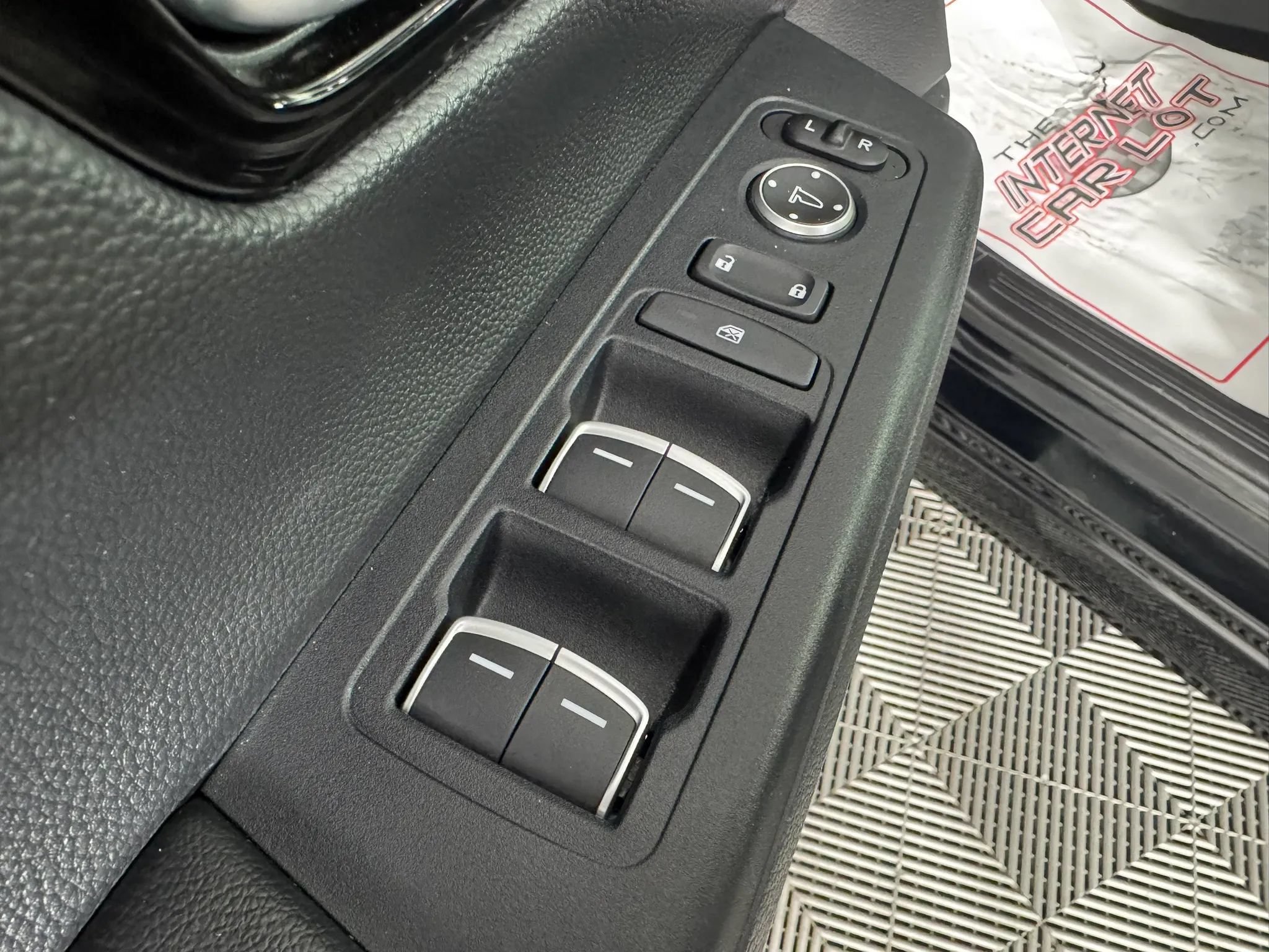 Used 2025 Honda CR-V EX-L image 40