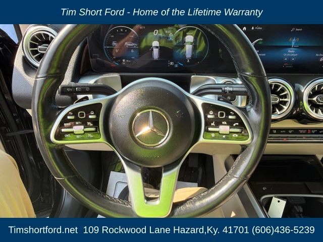 Used 2023 Mercedes-Benz GLB 250 4MATIC w/ Premium Package image 13