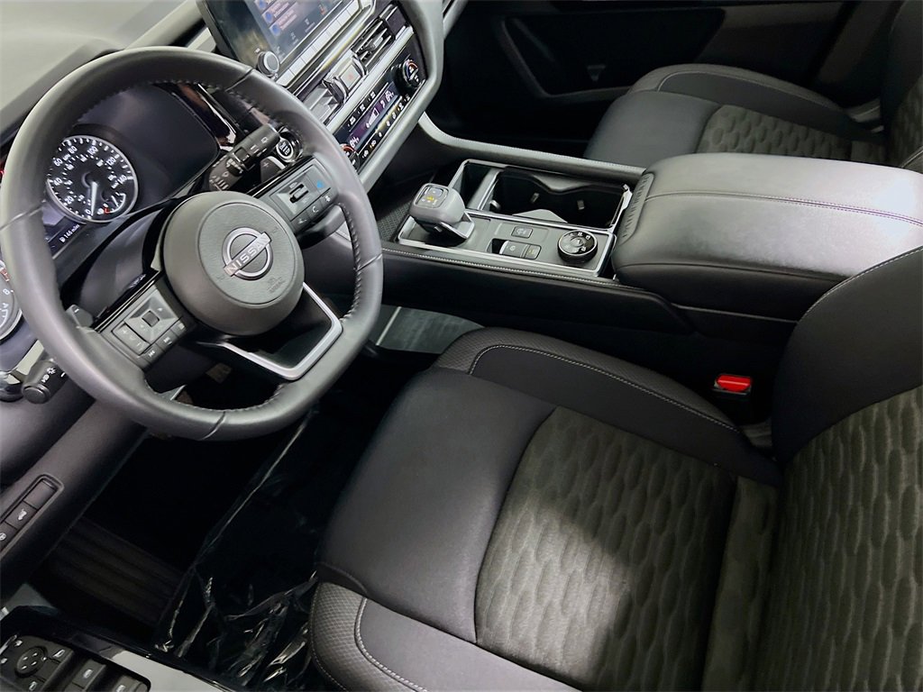 Used 2022 Nissan Pathfinder SV w/ SV Premium Package image 22