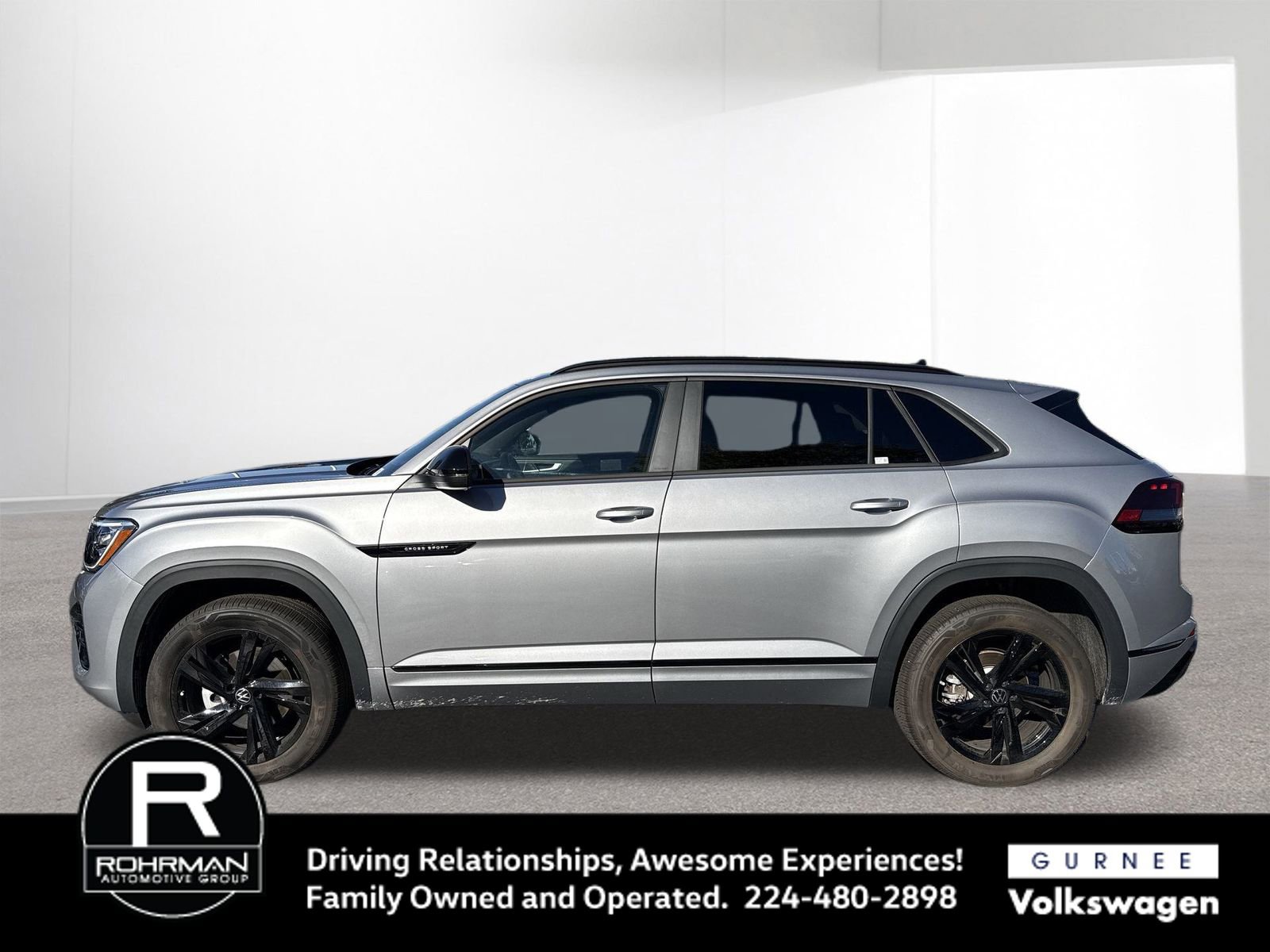Used 2025 Volkswagen Atlas Cross Sport SEL R-Line image 5