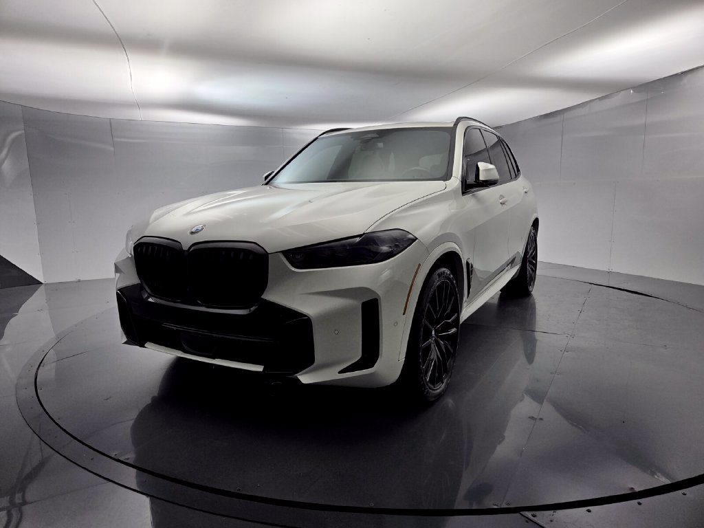 Certified 2024 BMW X5 xDrive40i w/ M Sport Package AWD/4WD image 5