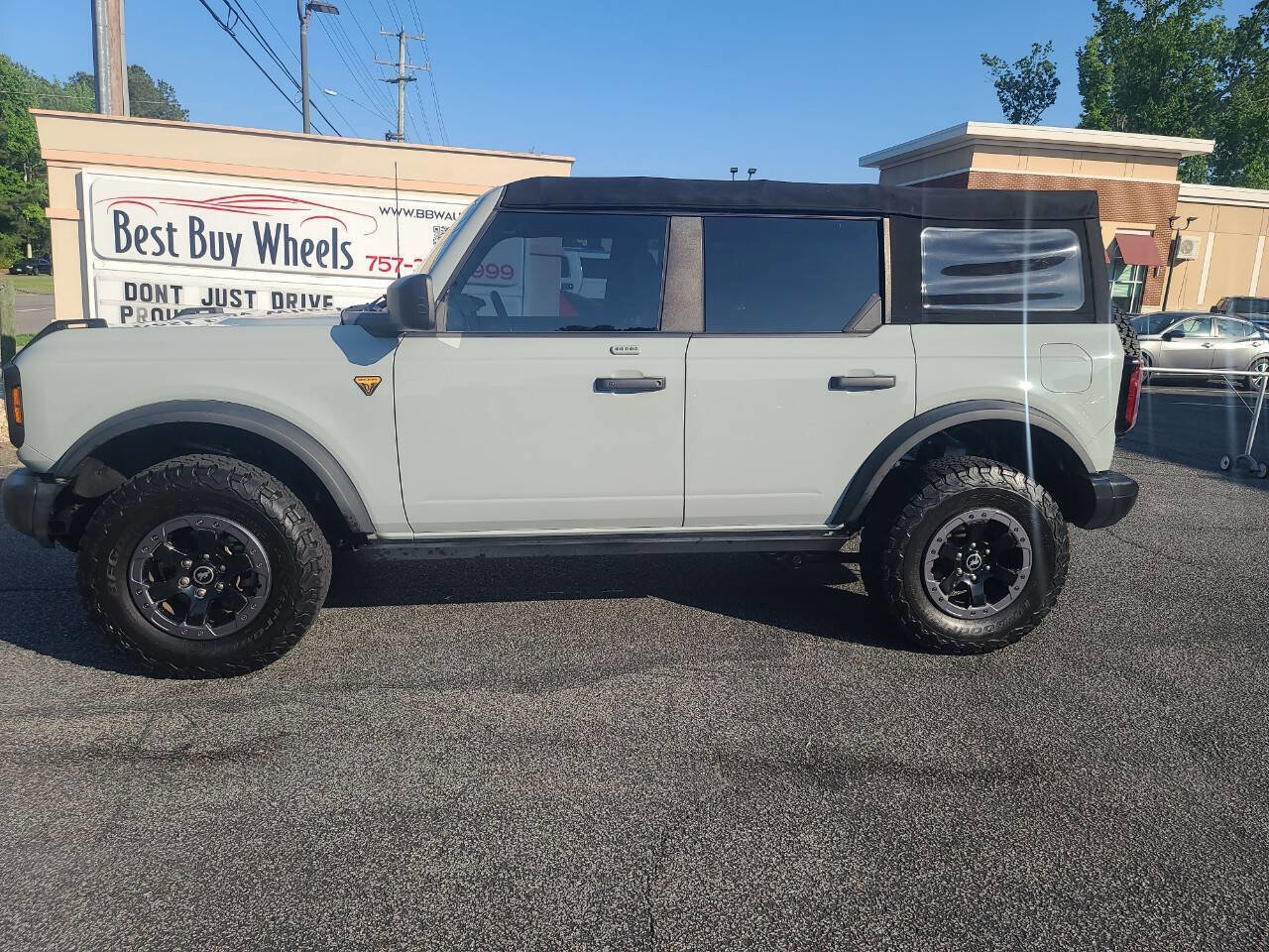 Used 2022 Ford Bronco Badlands AWD/4WD image 4