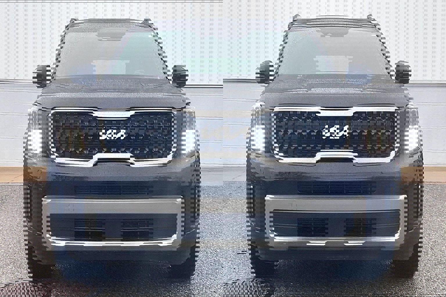 Used 2023 Kia Telluride EX X-Line image 3