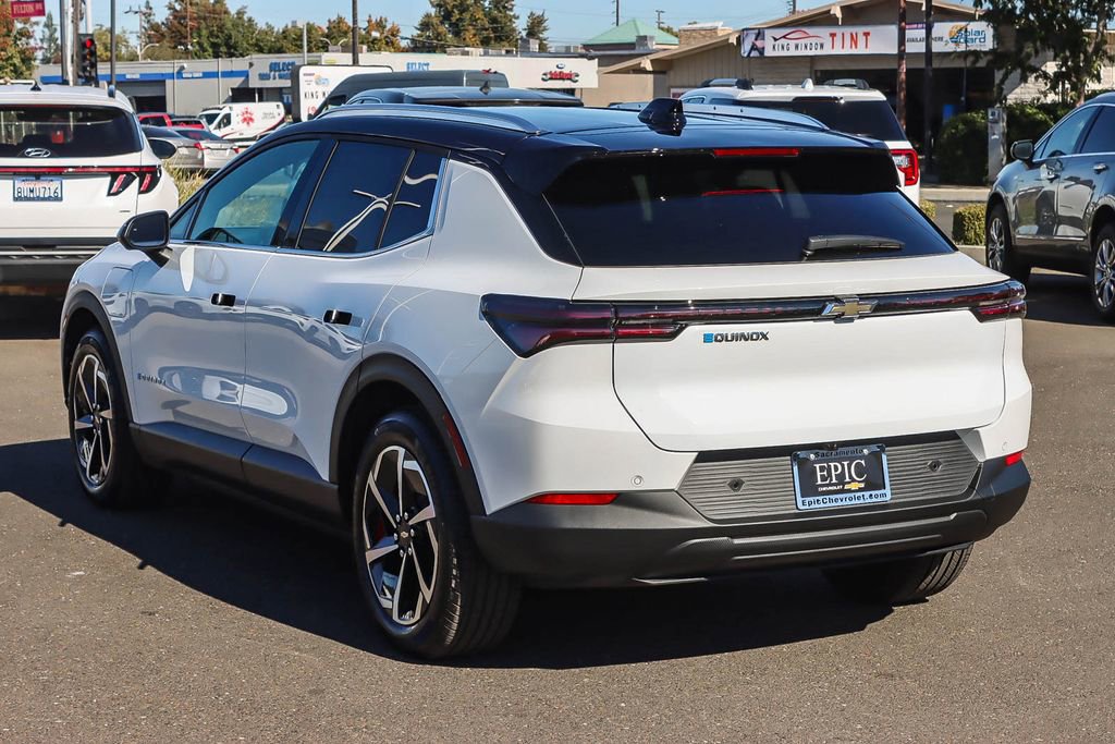 New 2026 Chevrolet Equinox EV LT image 2