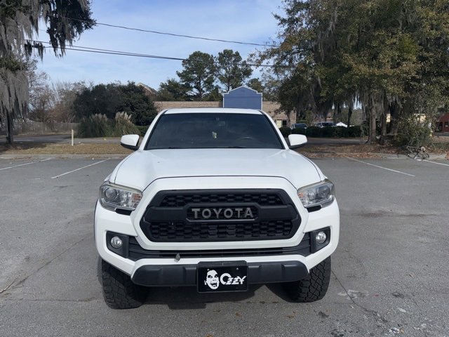 Used 2017 Toyota Tacoma 4x4 Double Cab image 2