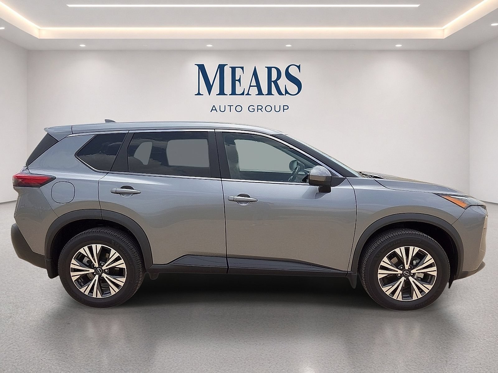 Used 2023 Nissan Rogue SV FWD image 6