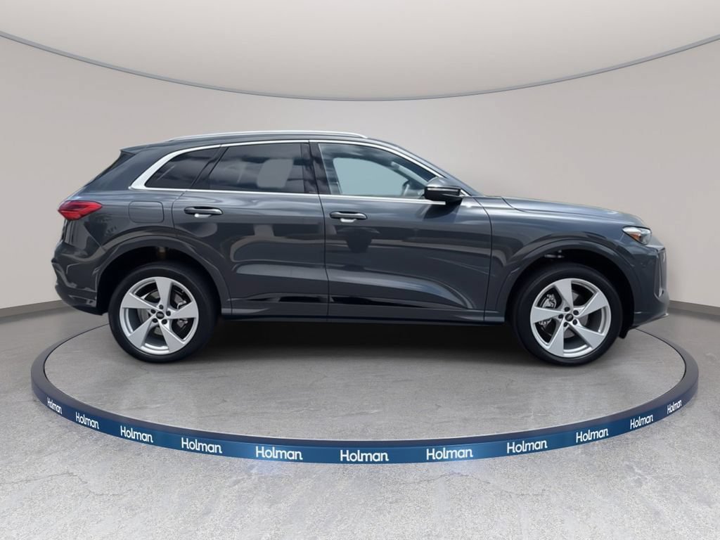 Used 2025 Audi Q5 Premium Plus w/ Premium Plus AWD/4WD image 3