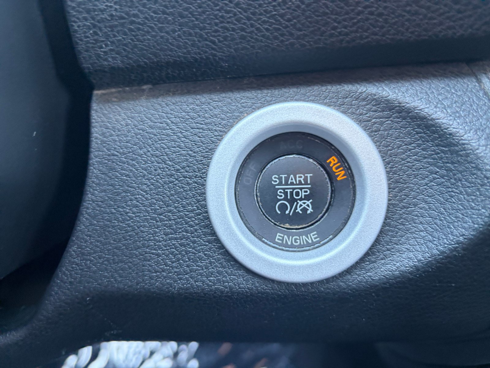 Used 2014 RAM 1500 Laramie w/ Convenience Group AWD/4WD image 25