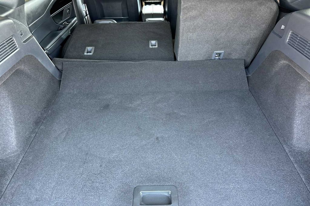 Used 2024 Lincoln Nautilus Reserve w/ Equipment Group 202A image 16