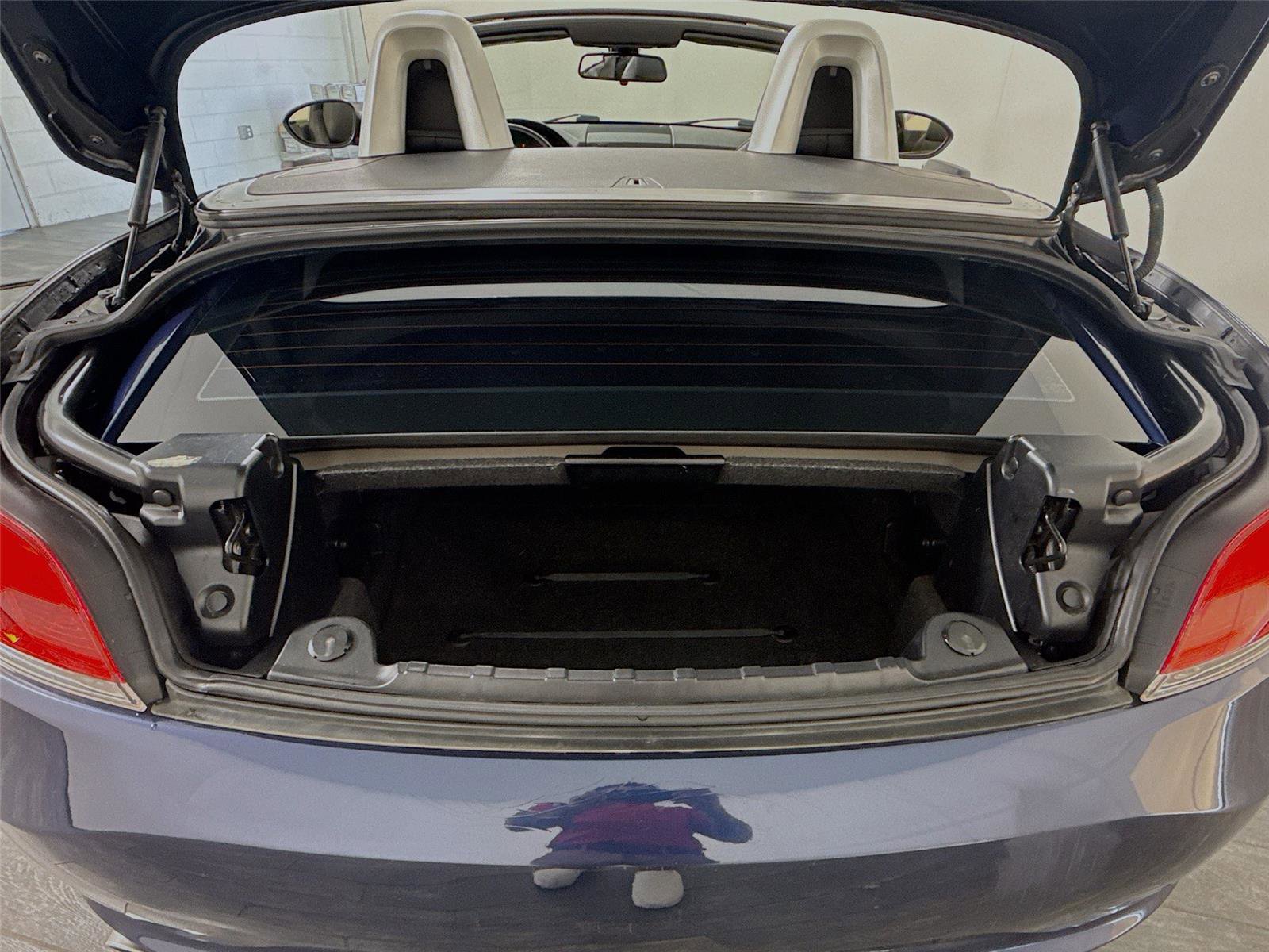 Used 2011 BMW Z4 sDrive30i image 13