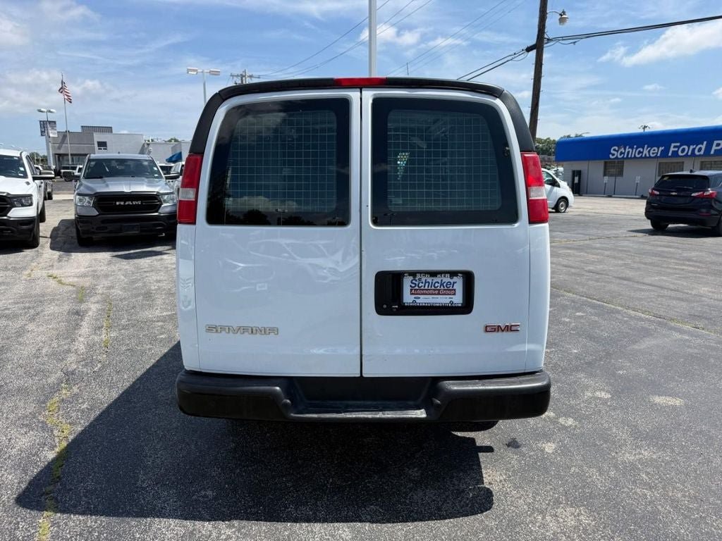 Used 2017 GMC Savana 2500 RWD image 8