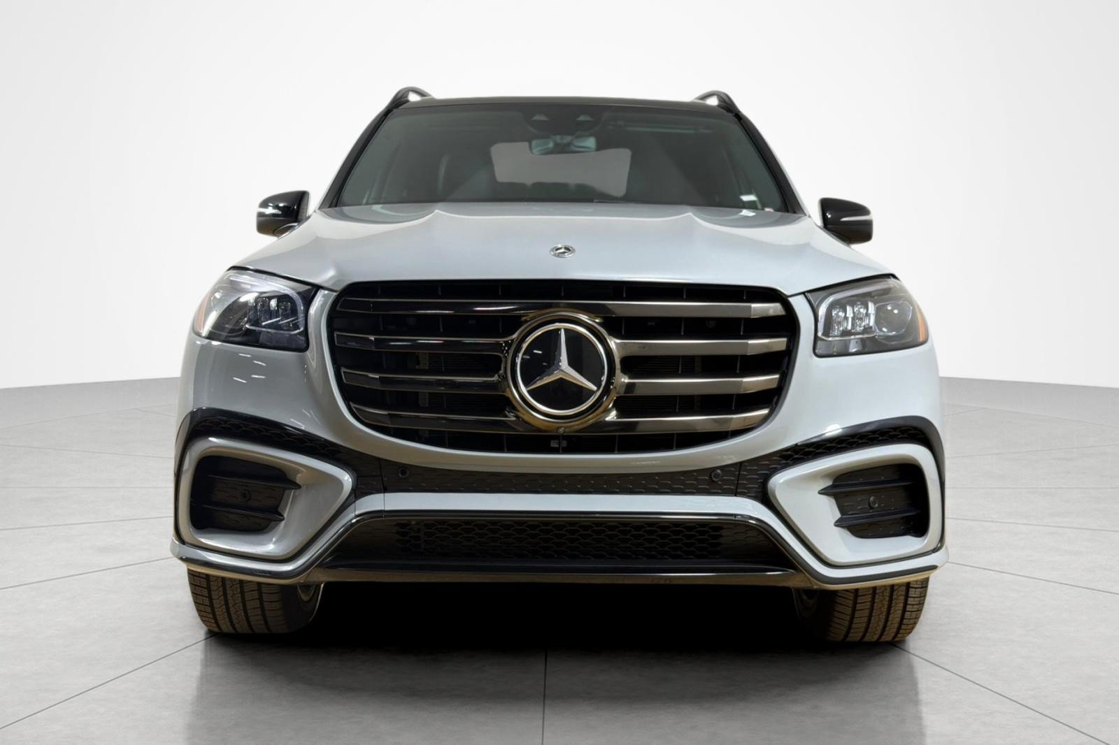 Used 2024 Mercedes-Benz GLS 450 4MATIC image 8