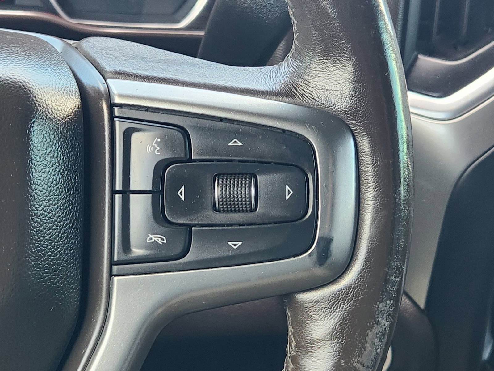 Used 2021 Chevrolet Silverado 1500 LT AWD/4WD image 32