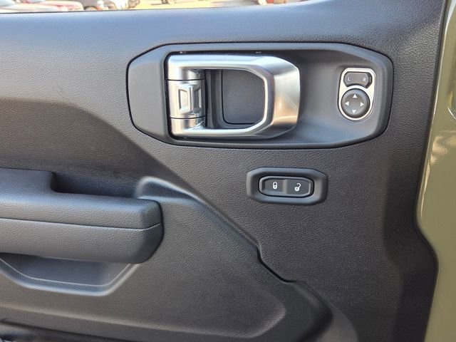 Used 2025 Jeep Wrangler Sport S image 27