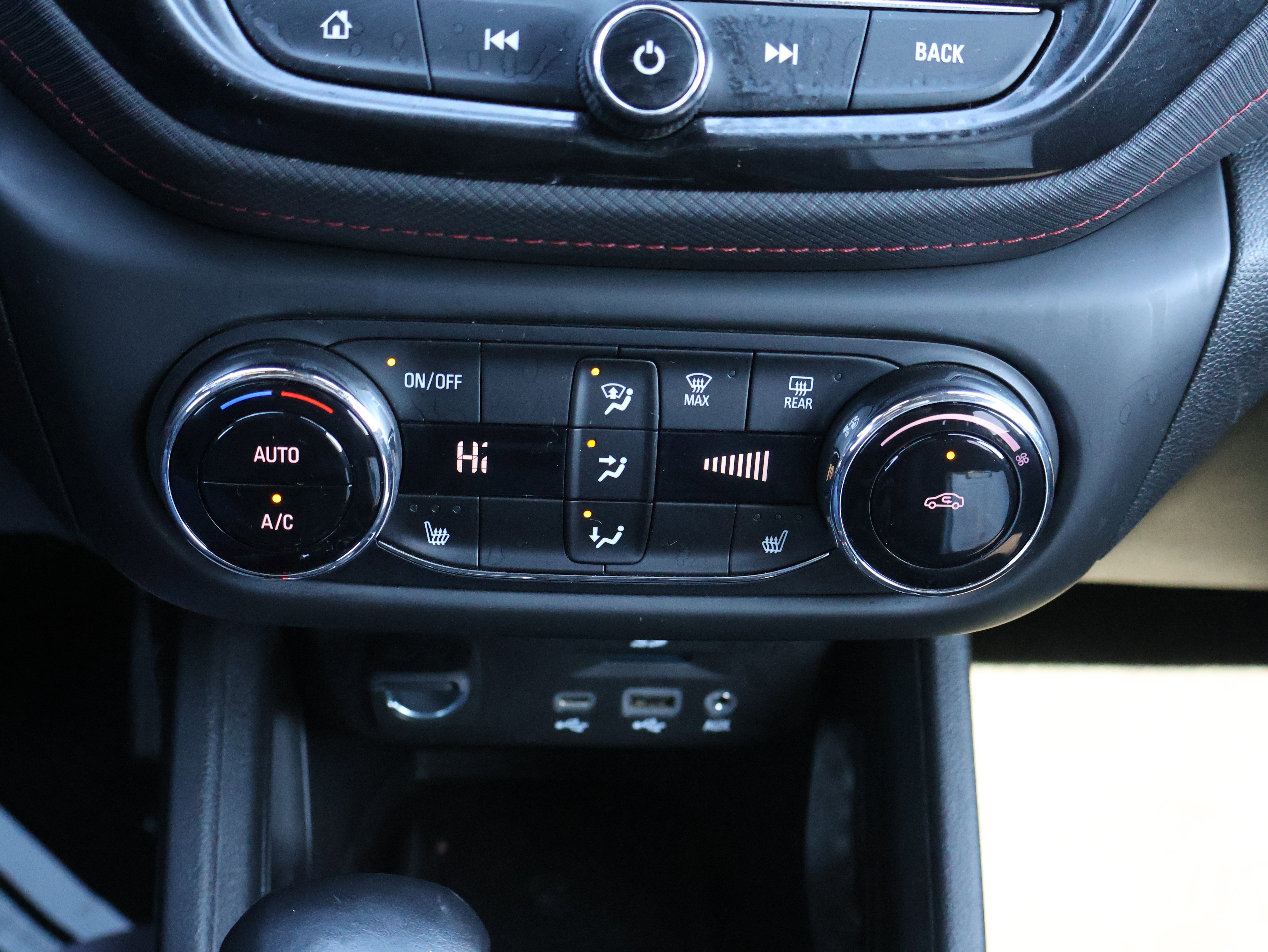 Used 2022 Chevrolet TrailBlazer RS w/ Sun and Liftgate Package image 26