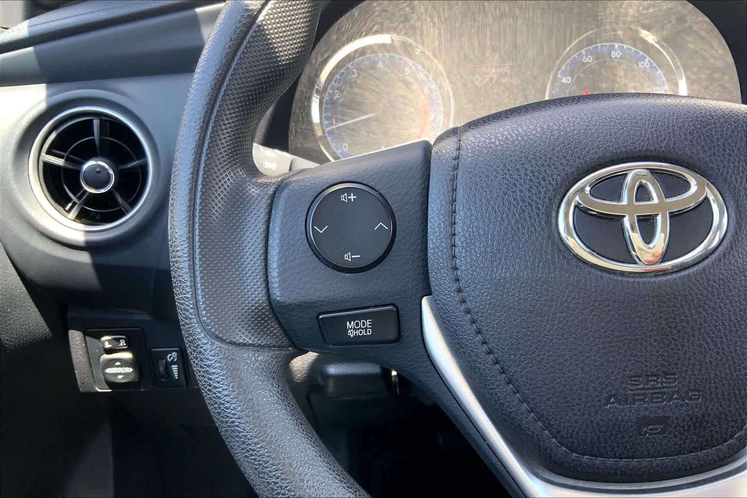 Used 2019 Toyota Corolla LE FWD image 24