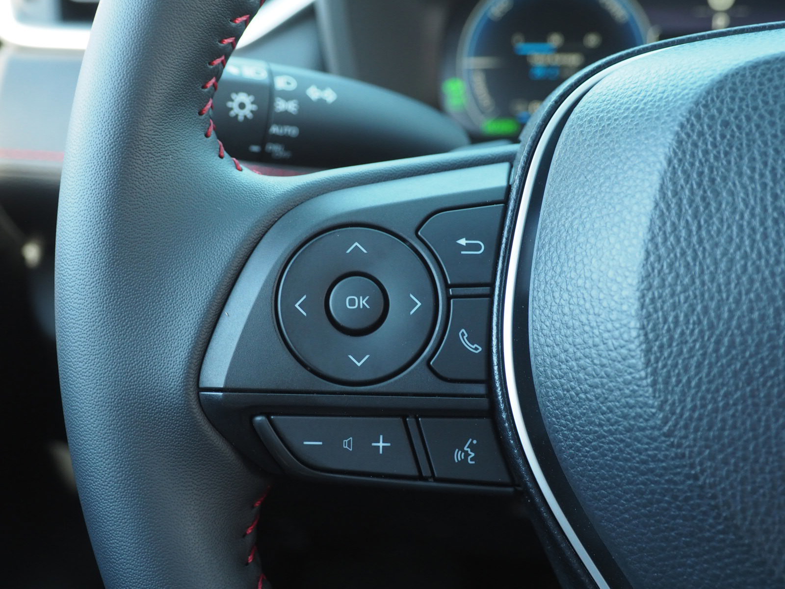 Used 2025 Toyota RAV4 XSE image 27