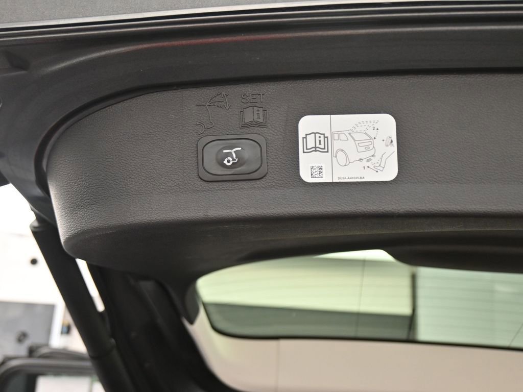 Used 2019 Ford Escape Titanium AWD/4WD image 44