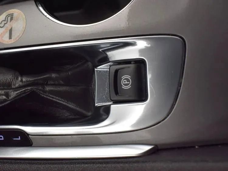 Used 2025 Chevrolet Malibu LT FWD image 33