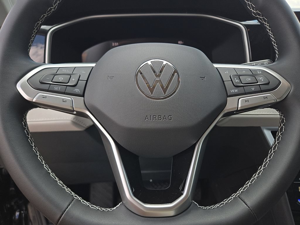 New 2026 Volkswagen Taos SE FWD image 25