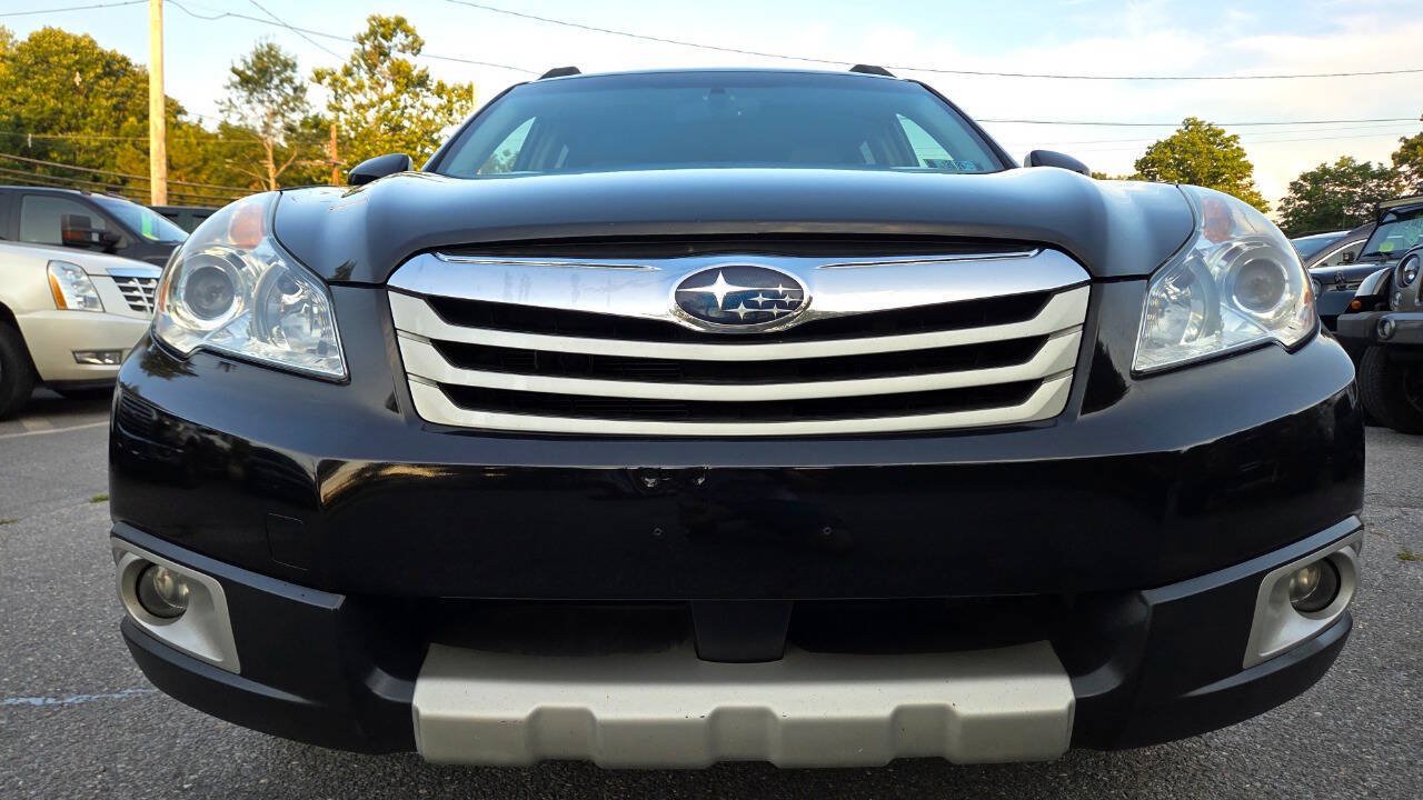 Used 2010 Subaru Outback 2.5i Limited AWD/4WD image 4