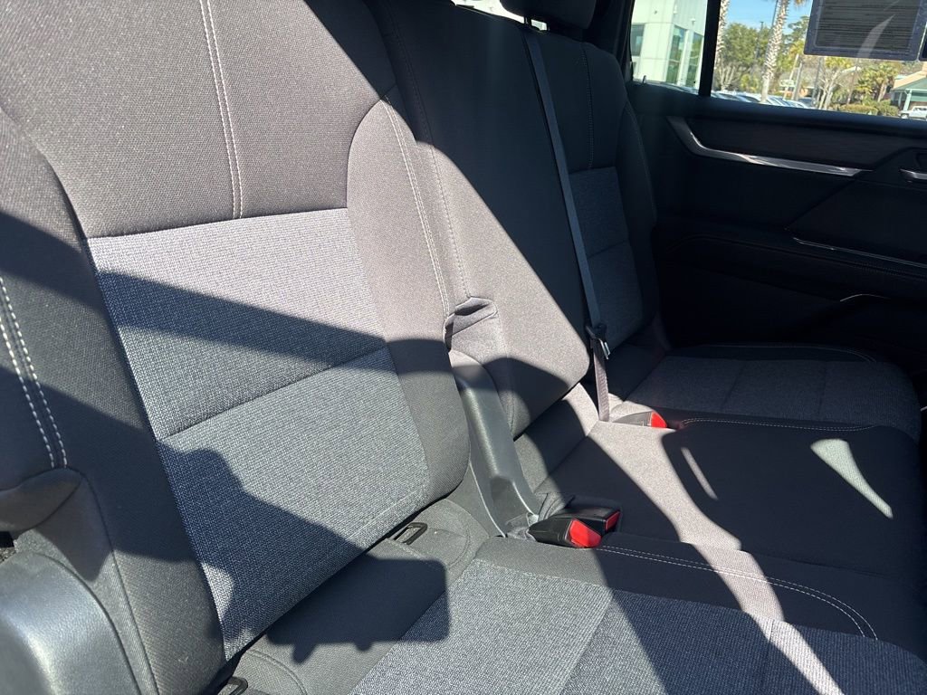 Used 2025 GMC Acadia Elevation image 28