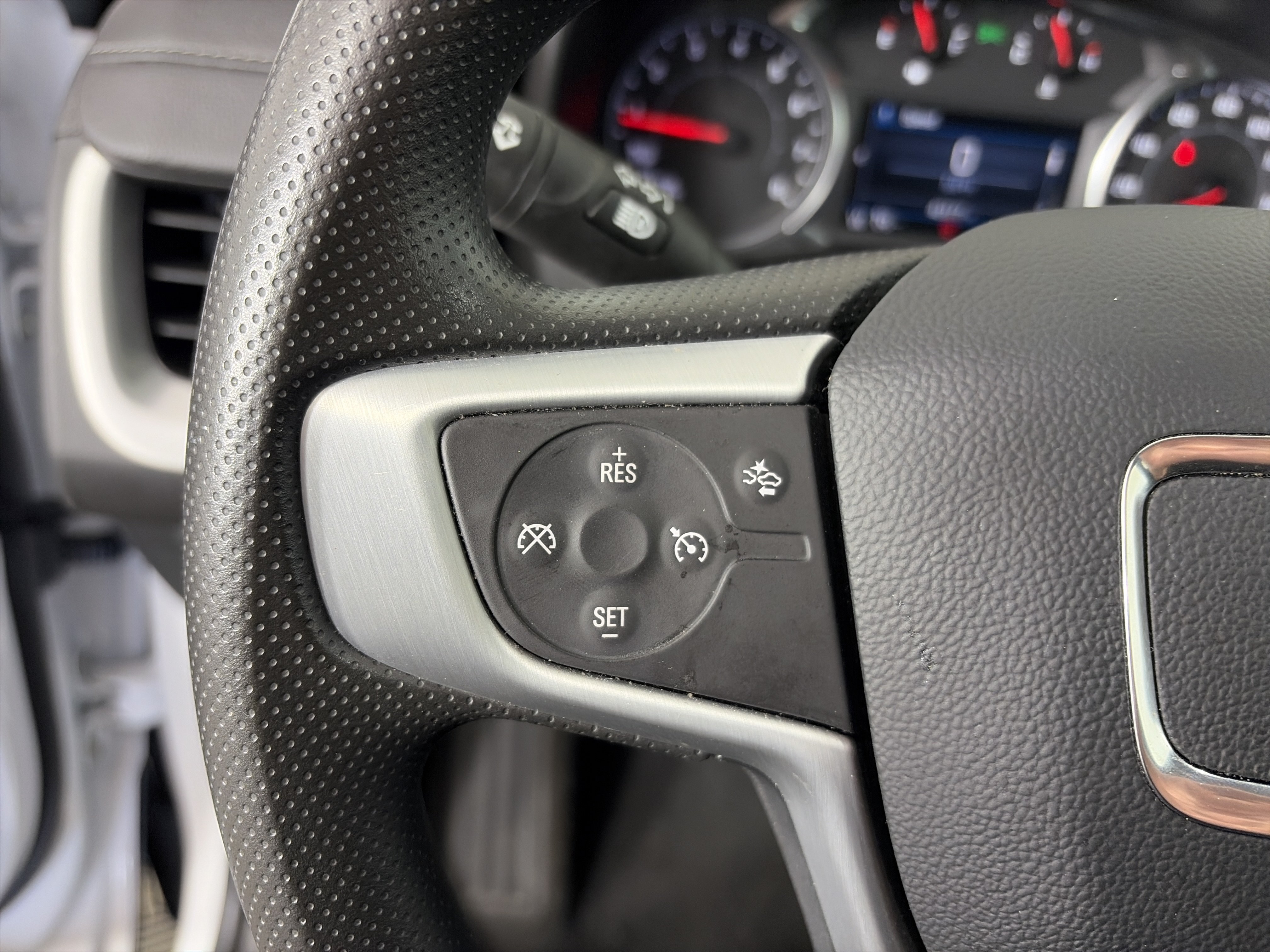 Used 2024 GMC Terrain SLE AWD/4WD image 30