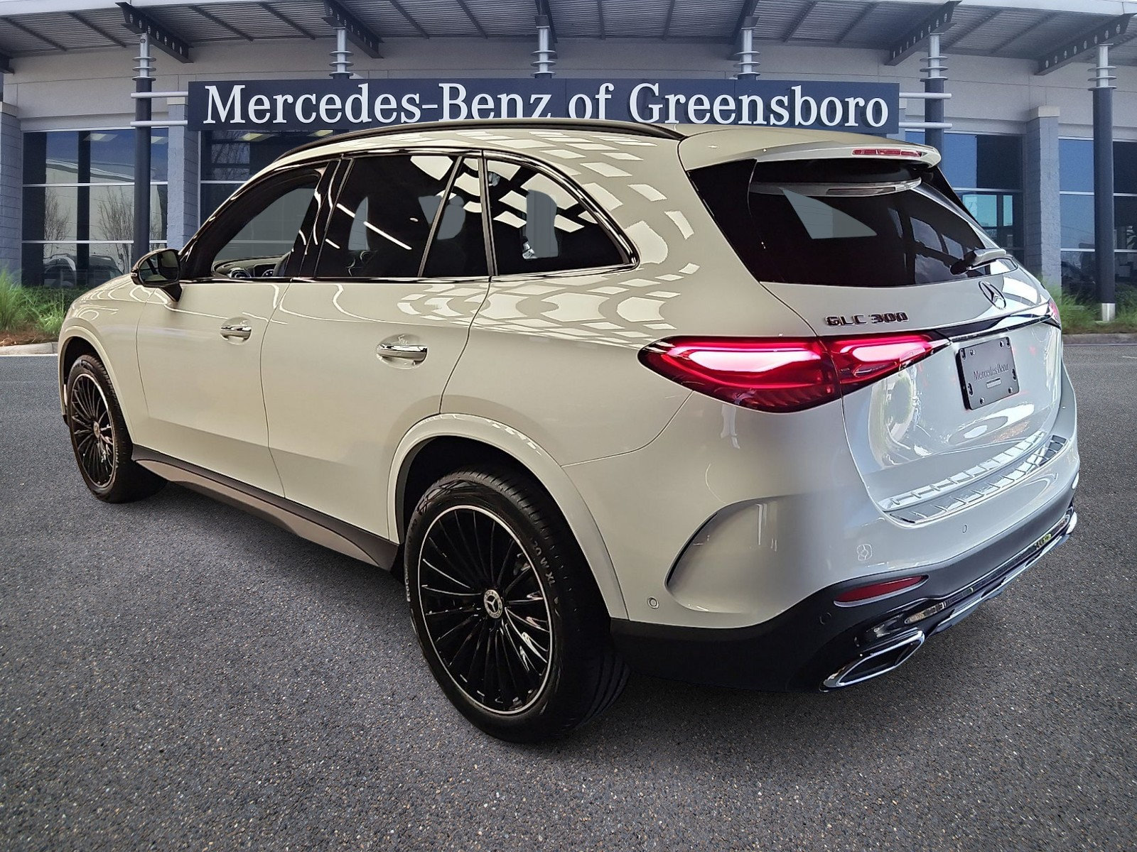 New 2026 Mercedes-Benz GLC 300 4MATIC image 3