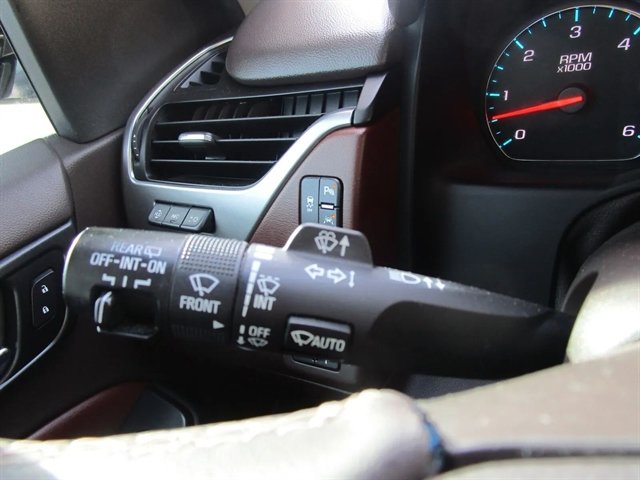 Used 2017 Chevrolet Suburban Premier AWD/4WD image 16