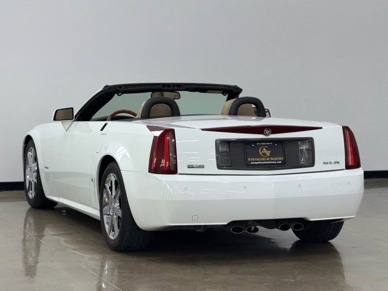 Used 2008 Cadillac XLR RWD image 9