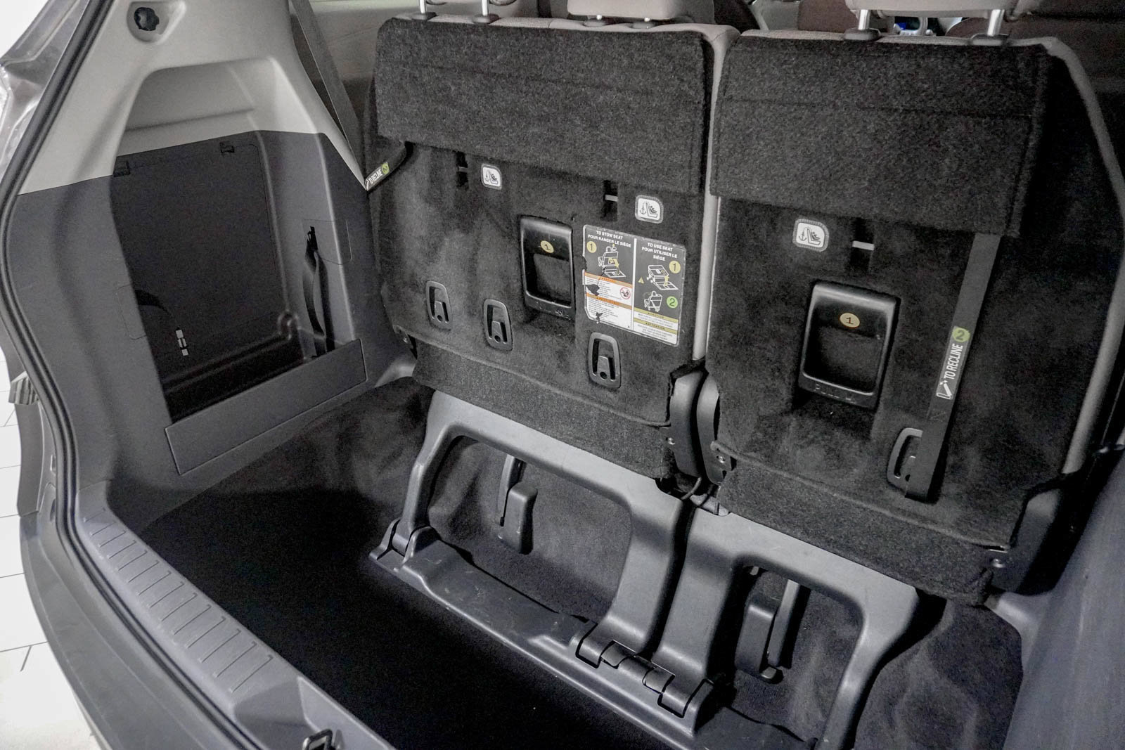 Used 2024 Toyota Sienna LE FWD image 9