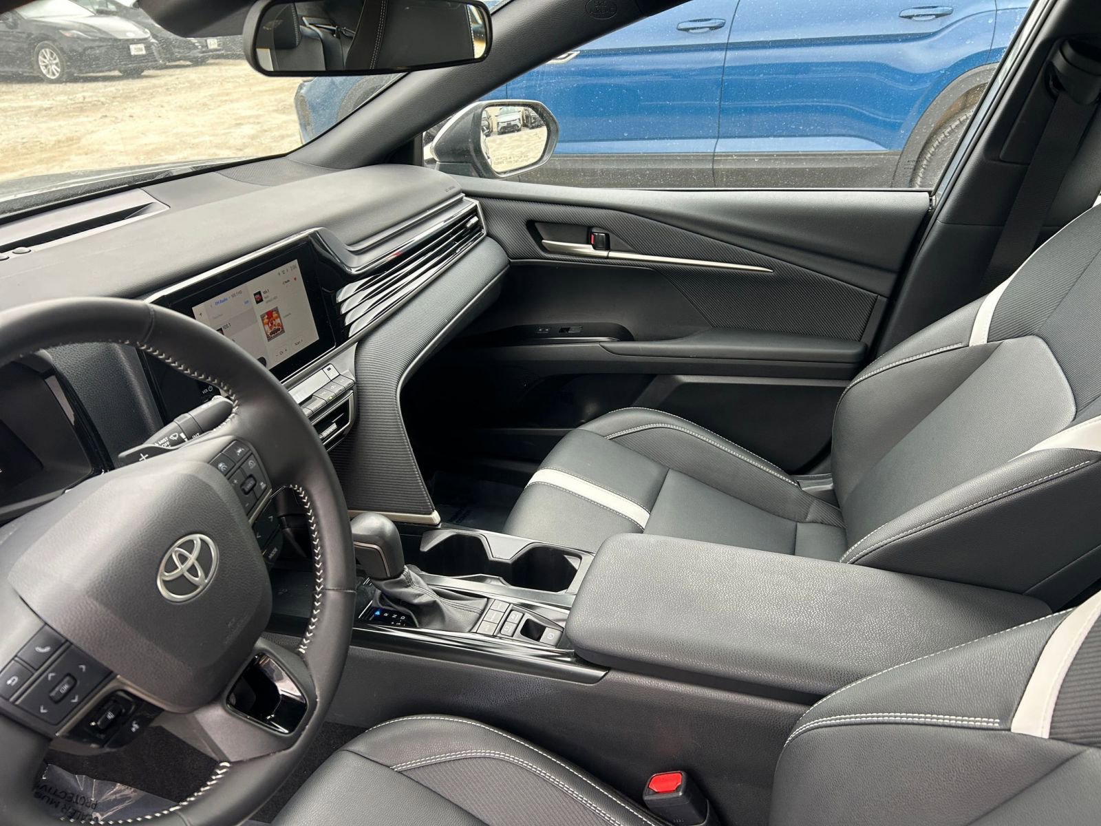 Used 2025 Toyota Camry SE FWD image 42