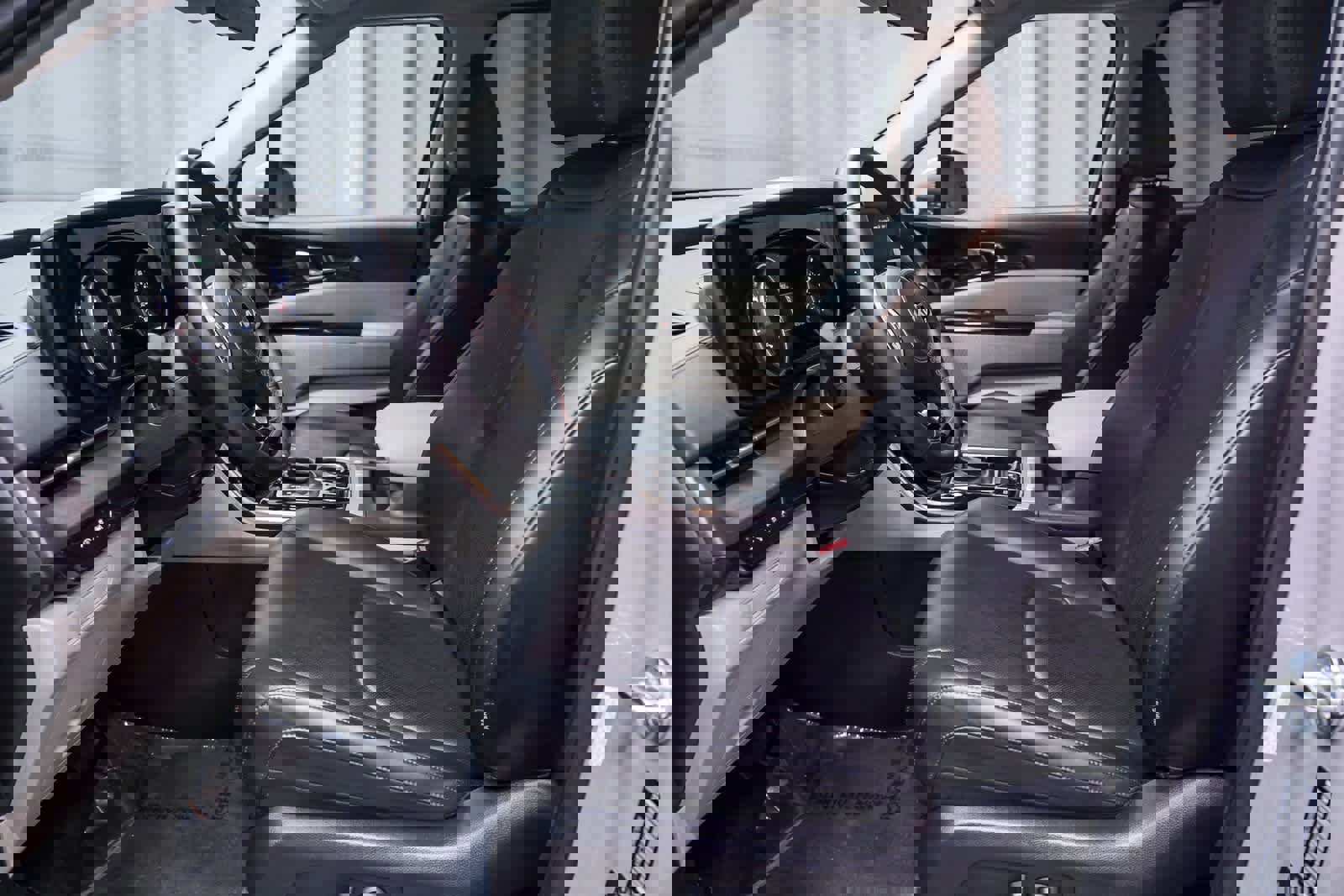 Used 2024 Kia Carnival EX image 21