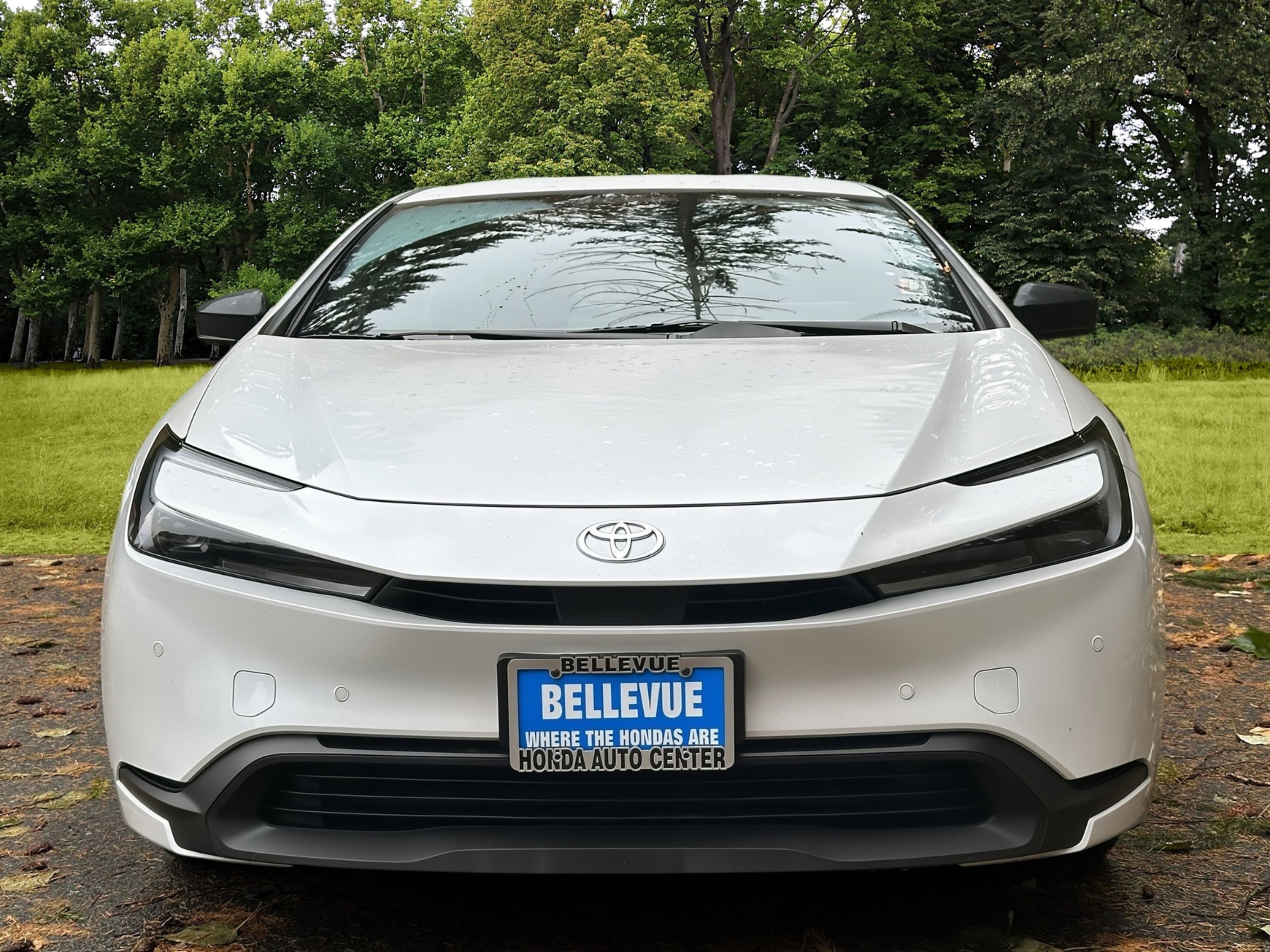 Used 2023 Toyota Prius LE video 2