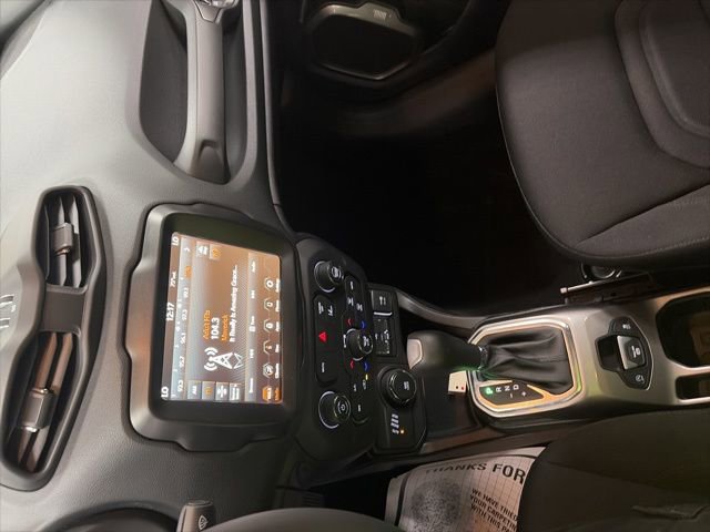 Used 2022 Jeep Renegade Latitude AWD/4WD image 24