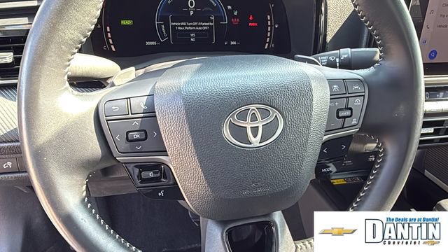 Used 2025 Toyota Camry SE FWD image 18