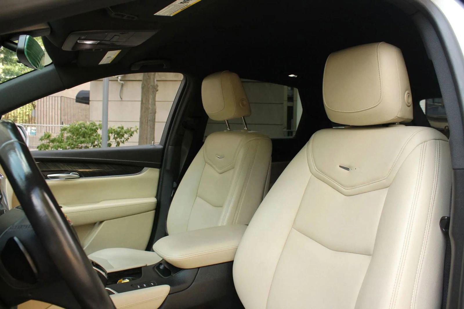 Used 2018 Cadillac XT5 AWD image 34