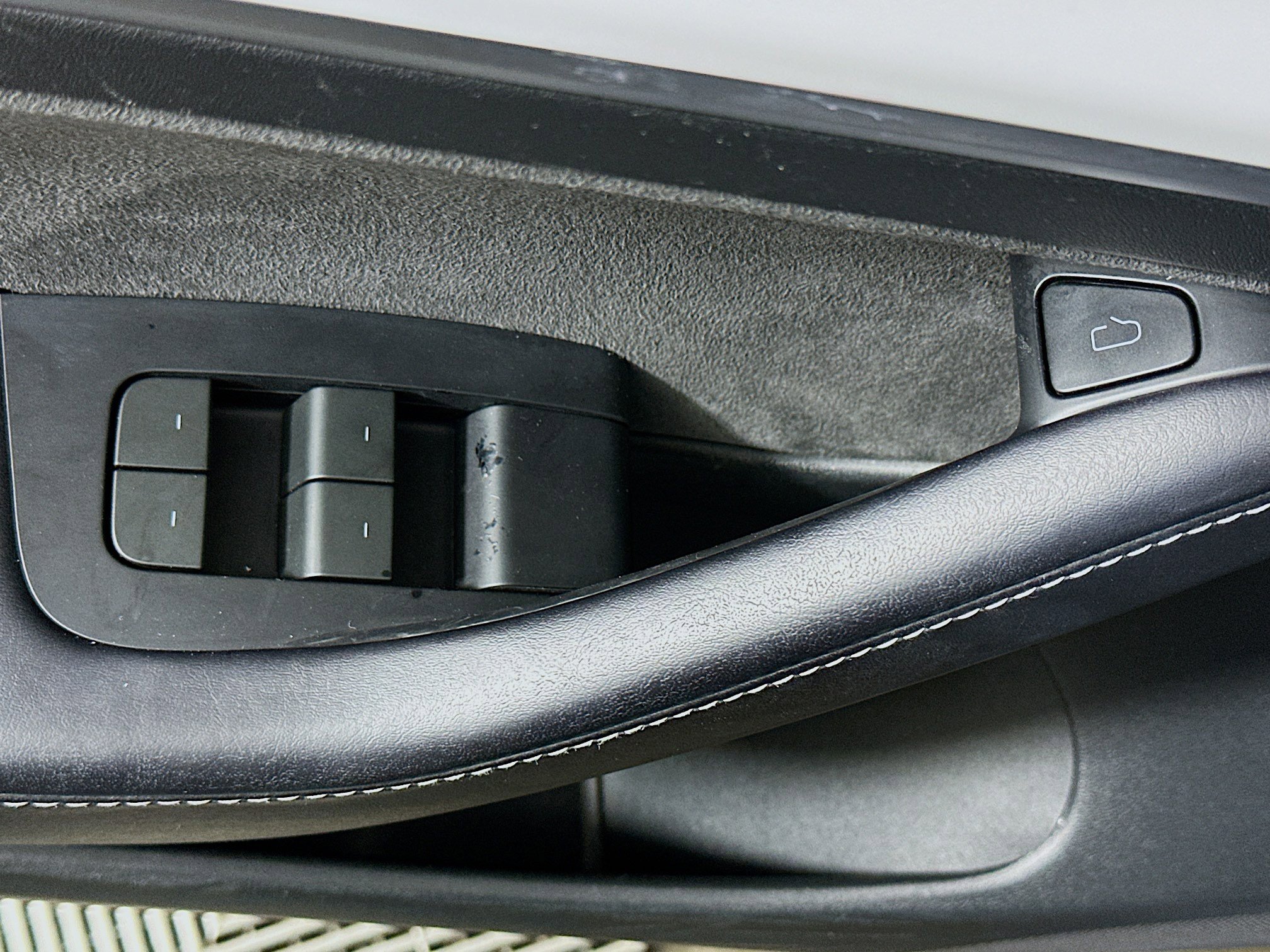 Used 2023 Tesla Model 3 Standard Range image 15