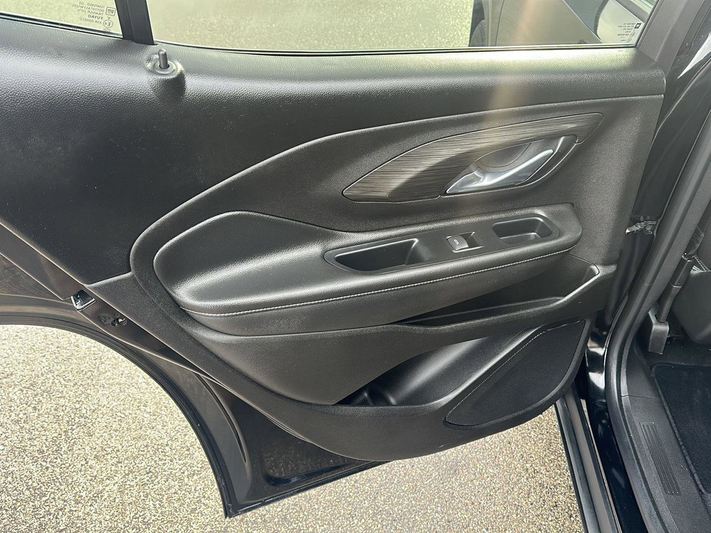 Used 2024 GMC Terrain SLE w/ Driver Convenience Package image 18