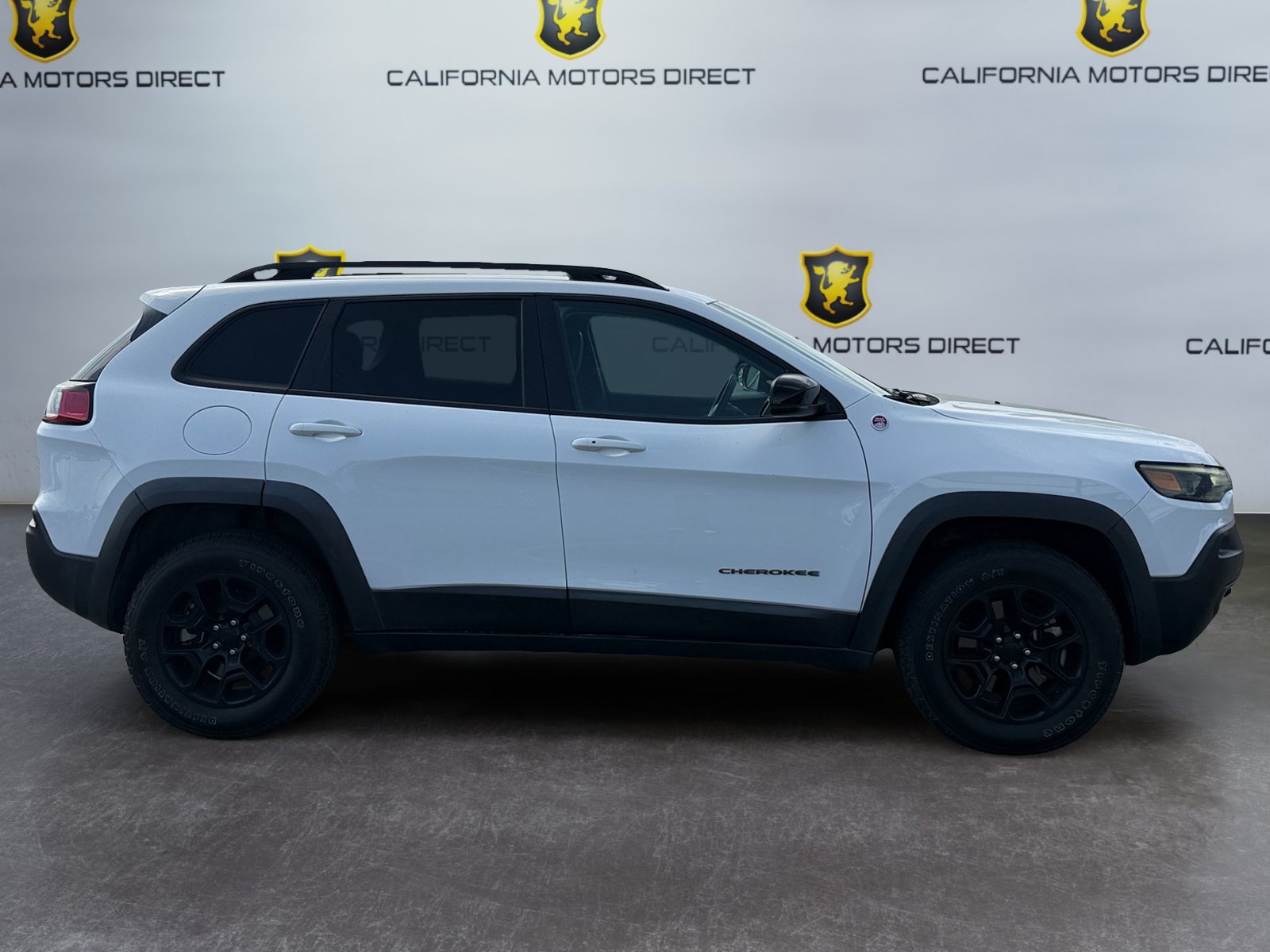 Used 2022 Jeep Cherokee Trailhawk w/ Premium Leather Package AWD/4WD image 6