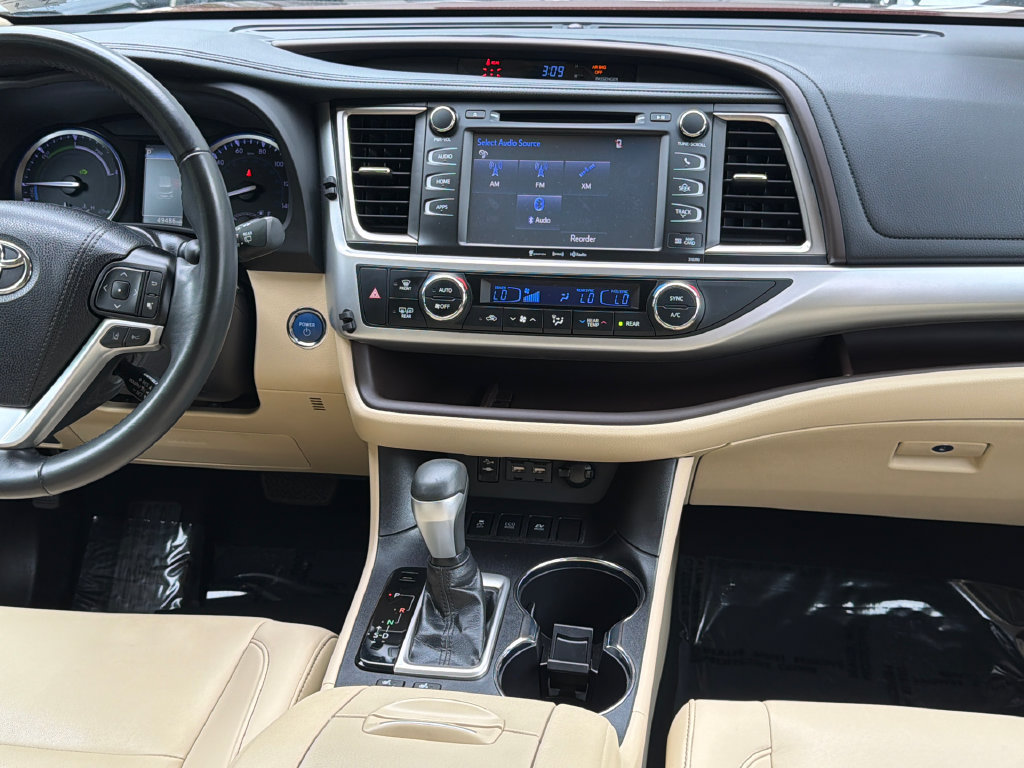 Used 2019 Toyota Highlander XLE AWD/4WD image 19