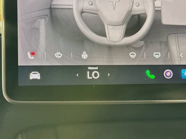 Used 2024 Tesla Model Y 2WD image 22