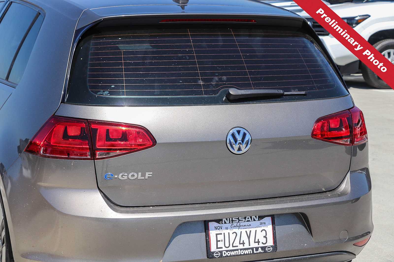 Used 2016 Volkswagen e-Golf SE FWD image 10
