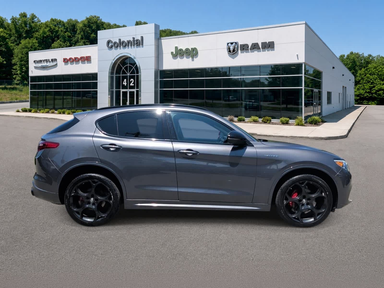 Used 2023 Alfa Romeo Stelvio Veloce AWD/4WD image 7