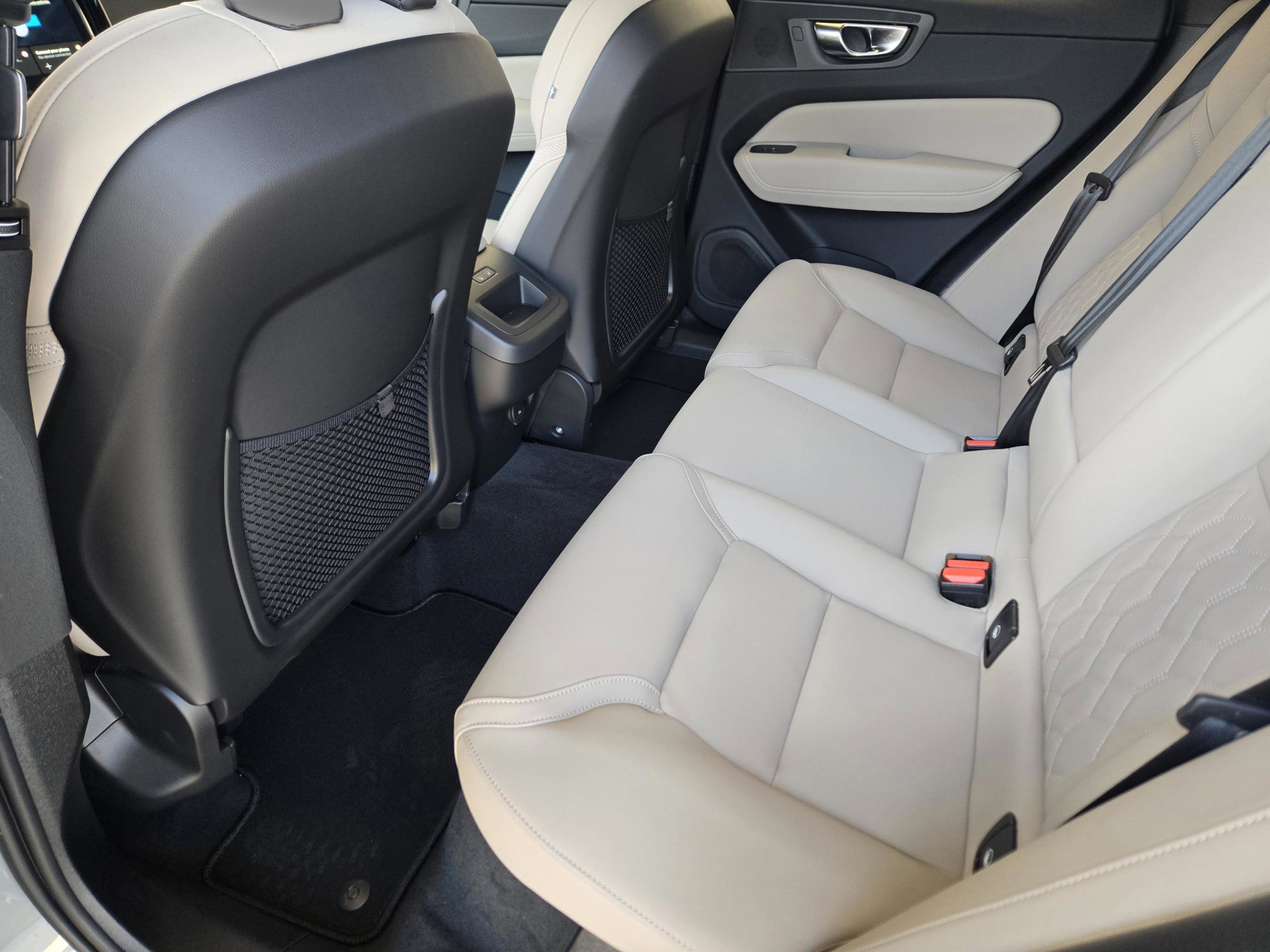 New 2026 Volvo XC60 B5 Plus w/ Protection Package Premier image 33